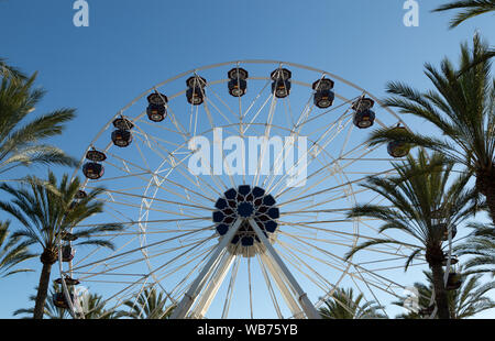 Riesenrad in Irvine Spectrum Center, ein Einkaufszentrum in Orange County, Kalifornien Stockfoto