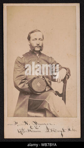 Erster Sergeant Frederick A. Sawyer von Co.C, 1.Maine Infanterieregiments und Co. E, 17 Maine Infanterieregiments, in Uniform] / UHR McKenney, photographist, Nr. 122 Mitte St., Portland, Me Abstract / Medium: 1 Foto: albumen Print auf der Karte mount;11 x 7 cm (carte de visite Format) Stockfoto