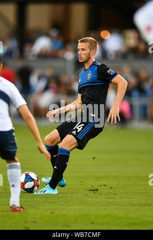 San Jose, Kalifornien, USA. August 24, 2019 - San Jose Earthquakes Mittelfeldspieler Jackson Yueill (14), die in Aktion während der MLS Übereinstimmung zwischen den Vancouver Whitecaps und die San Jose Earthquakes bei Avaya im Stadion in San Jose, Kalifornien. Chris Brown/CSM Credit: Cal Sport Media/Alamy leben Nachrichten Stockfoto