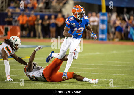 Orlando, Florida, USA. 24 August, 2019. Florida Gators wide receiver Josh Hammond (10) während der ersten Hälfte des Camping World Kickoff zwischen Miami und Florida Gators im Camping Welt Stadion in Orlando, Fl. Romeo T Guzman/CSM Credit: Cal Sport Media/Alamy leben Nachrichten Stockfoto