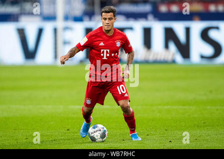 Gelsenkirchen, Deutschland. 24. August 2019. 1. BL-19/20-FC Schalke 04 gegen Bayern München Philippe Coutinho (Bayern München/München) handeln. Einzelnes Bild. Ausschneiden. mit Kugel//DFL-Bestimmungen verbieten die Verwendung von Fotografien als Bildsequenzen und/oder quasi-Video. // | Verwendung der weltweiten Kredit: dpa Picture alliance/Alamy leben Nachrichten Stockfoto