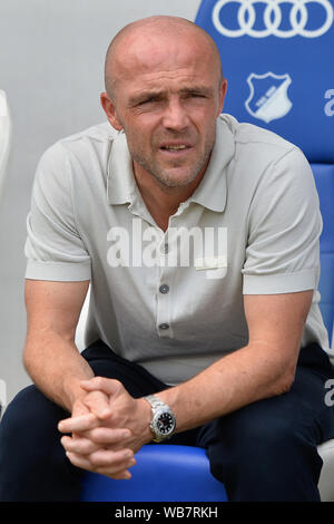 Sinsheim, Deutschland. 24 Aug, 2019. Sinsheim, Deutschland 24. August 2019 - 1.BL-19/20 - TSG Hoffenheim 1899 gegen Deutschland. Werder Bremen Alfred Schreuder Trainer Hoffenheim Portrait/Face | Verwendung der weltweiten Kredit: dpa/Alamy leben Nachrichten Stockfoto