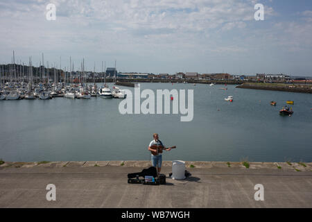 Am Pier in Howth, Dublin, Irland. Stockfoto