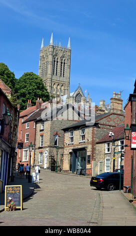 Steilen Hügel in Lincoln City Centre, Lincolnshire, Großbritannien Stockfoto