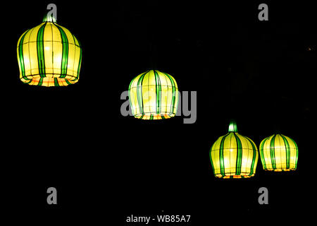 Weiße Nacht Arts Festival, beleuchtete bunten Laternen, Carlton Gardens, Melbourne, Victoria, Australien Stockfoto