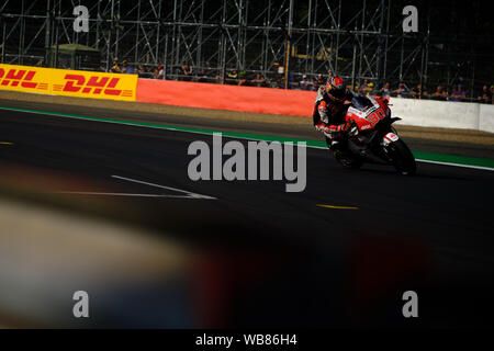 Towcester, Northamptonshire, Großbritannien. 25 Aug, 2019. Takaaki Nakagami (JPN) und LCR HOnda IDEMITSU während der 2019 GoPro Britischen Grand Prix Moto GP in Silverstone Circuit. Credit: Gergo Toth/Alamy leben Nachrichten Stockfoto