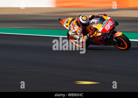 Towcester, Northamptonshire, Großbritannien. 25 Aug, 2019. Jorge Lorenzo (SPA) und Repsol Honda Team während der 2019 GoPro Britischen Grand Prix Moto GP in Silverstone Circuit. Credit: Gergo Toth/Alamy leben Nachrichten Stockfoto