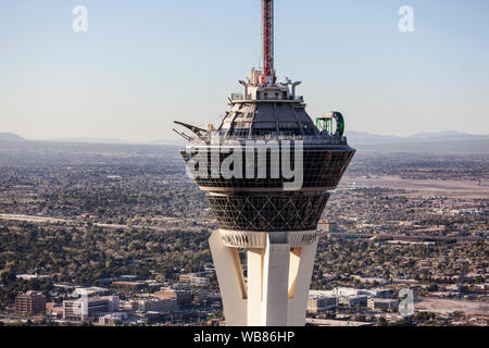 Luftbild von oben in die Stratosphäre Resort Tower am 13. März in Las Vegas, Nevada, USA 2017. Stockfoto