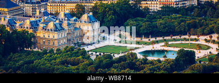 Die luxemburgische Palace im Jardin du Luxembourg und dem Jardin du Luxembourg in Paris, Frankreich. Luxemburg wurde ursprünglich gebaut (1615-1645). Stockfoto