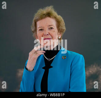 Edinburgh, Schottland, Großbritannien. 25 Aug, 2019. Mary Robinson. Mary Robinson's Buch Klimagerechtigkeit beschreibt die Menschen, die die Bedrohung durch den Klimawandel zu überwinden. Credit: Iain Masterton/Alamy leben Nachrichten Stockfoto