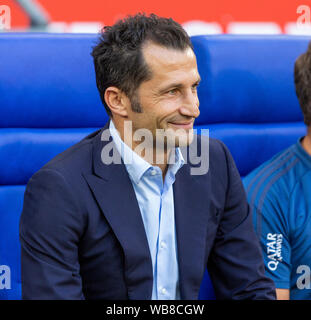 Sport, Fußball, Bundesliga, 2019/2020, FC Schalke 04 gegen FC Bayern München 0-3, Veltins Arena Gelsenkirchen, sportlicher Direktor Hasan Salihamidzic (FCB), DFL-Bestimmungen verbieten die Verwendung von Fotografien als BILDSEQUENZEN UND/ODER QUASI-VIDEO Stockfoto