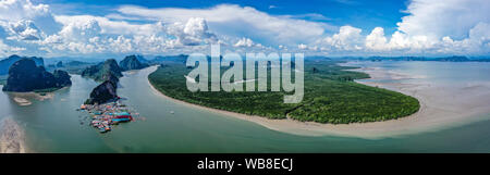 Muslimische Panyee floating village Luftaufnahme in Phang Nga Nationalpark in Thailand Stockfoto