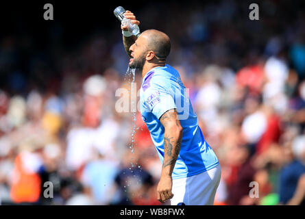 Von Manchester City Kyle Walker kühlt sich vor der Premier League Match an der Vitalität Stadium, Bournemouth. Stockfoto