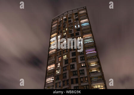 Nacht Wolkenkratzer in London City. Nacht Straßen. Stockfoto