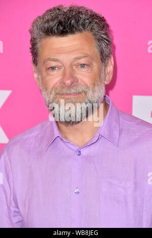 Andy Serkis FX Networks Starwalk Red Carpet bei der TCA-Besuch im Beverly Hilton Hotel am 6. August 2019 in Beverly Hills, Kalifornien Stockfoto