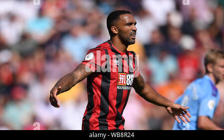 Bournemouth, Dorset, Großbritannien. 25 August, 2019. Fußball der englischen Premier League, Bournemouth Athletic Football Club gegen Manchester City; Callum Wilson von Bournemouth Appelle für eine Strafe - Streng redaktionelle Verwendung. Keine Verwendung mit nicht autorisierten Audio-, Video-, Daten-, Spielpläne, Verein/liga Logos oder "live" Dienstleistungen. On-line-in-Match mit 120 Bildern beschränkt, kein Video-Emulation. Keine Verwendung in Wetten, Spiele oder einzelne Verein/Liga/player Publikationen Quelle: Aktion Plus Sport Bilder/Alamy leben Nachrichten Stockfoto