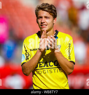Utrecht, Niederlande. 25 Aug, 2019. UTRECHT, FC Utrecht VVV Venlo, 25-08-2019, Fußball, niederländischen Eredivisie, Saison 2019-2020, Stadion de Galgenwaard, matchwinner VVV Venlo player Evert Linthorst, der zweimal nach dem Spiel des FC Utrecht - VVV Venlo Credit: Pro Schüsse/Alamy Leben Nachrichten gezählt Stockfoto