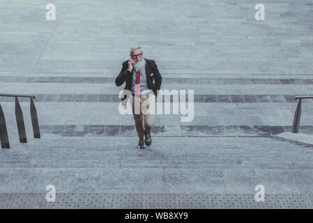 Senior Hipster mit stilvollen Bart Porträts Stockfoto