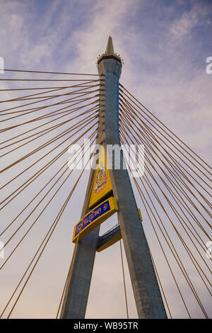 Bhumibol Brücke Blick bei Sonnenuntergang in Bangkok, Thailand Stockfoto