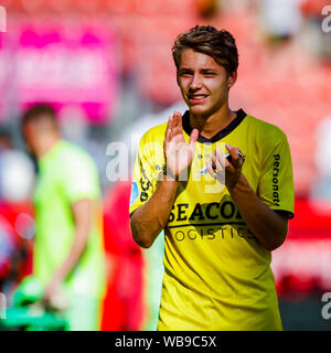 Utrecht, Niederlande. 25 Aug, 2019. UTRECHT, FC Utrecht VVV Venlo, 25-08-2019, Fußball, niederländischen Eredivisie, Saison 2019-2020, Stadion de Galgenwaard, matchwinner VVV Venlo player Evert Linthorst nach dem Spiel des FC Utrecht - VVV Venlo Credit: Pro Schüsse/Alamy leben Nachrichten Stockfoto