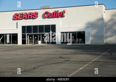 Ein logo Zeichen außerhalb von Sears Outlet Store in Bridgeville, Pennsylvania am 9. August 2019. Stockfoto