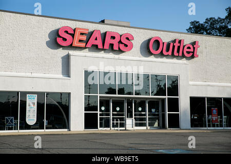 Ein logo Zeichen außerhalb von Sears Outlet Store in Bridgeville, Pennsylvania am 9. August 2019. Stockfoto