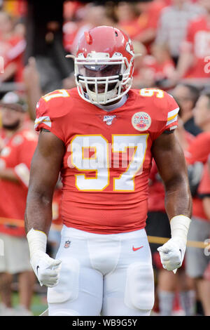 24.August 2019: Während der pregame Warm-ups defensive Ende Alex Okafor (97) der Kansas City Chiefs läuft durch Übungen in der Woche 3 preseason Spiel, wo die San Francisco 49ers besuchten die Kansas City Chiefs in Arrowhead Stadium in Kansas City, MO Richard Ulreich/CSM Stockfoto