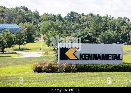 Ein logo Zeichen außerhalb des Hauptsitzes der Kennametal in Latrobe, Pennsylvania am 8. August 2019. Stockfoto