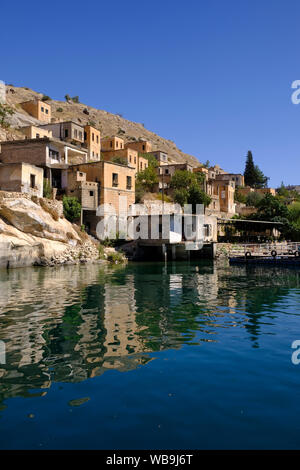 Savasan Dorf, in Halfeti in Sanliurfa befindet, ist unter den Gewässern von birecik Dam. Dieses Dorf vor der Euphrat errichtet, bevor es war Stockfoto