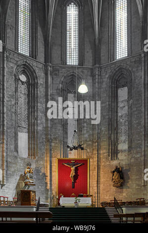 Innenansicht der Kirche von San Pablo mit einer Schnitzerei des gekreuzigten Jesus, mehrfarbigem Holz Skulptur von Juan de Juni (1572) in der Stadt Valladolid, Spa Stockfoto