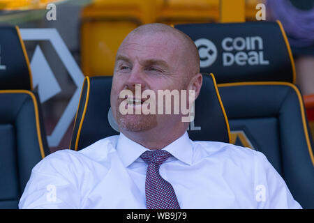 Wolverhampton, Großbritannien. 25. Aug 2019. Sean Dyche Manager von Burnley FC während der Premier League Match zwischen Wolverhampton Wanderers und Burnley an Molineux, Wolverhampton am Sonntag, den 25. August 2019. (Credit: Alan Hayward | MI Nachrichten) nur die redaktionelle Nutzung, eine Lizenz für die gewerbliche Nutzung erforderlich. Keine Verwendung in Wetten, Spiele oder einer einzelnen Verein/Liga/player Publikationen. Foto darf nur für Zeitung und/oder Zeitschrift redaktionelle Zwecke Credit: MI Nachrichten & Sport/Alamy Live-Nachrichten verwendet werden. Stockfoto