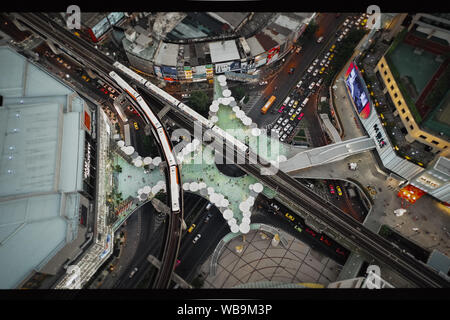 MBK Skywalk Blick von oben in Bangkok, Thailand Stockfoto