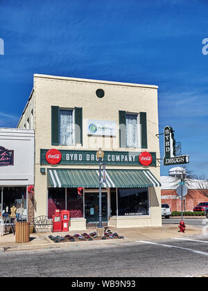 Byrd Droge Firma eine kleine Stadt Drogerie und Apotheke in Troy, Alabama, USA. Stockfoto