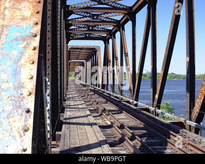 Prinz von Wales Brücke (Pont Prince de Galles) Rail Bridge (Stillgelegten) Anschließen von Ottawa, Ontario in Gatineau, Quebec. Kanada, das ist. Ottawa Seite. Stockfoto