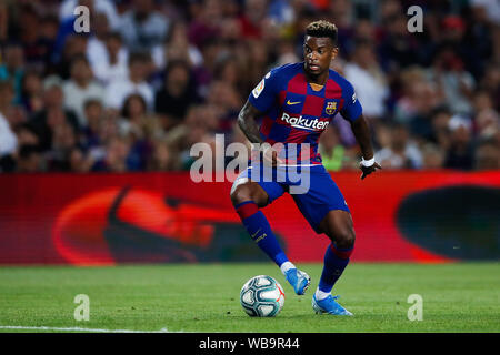 Barcelona, Katalonien, Spanien. 25 Aug, 2019. August 25, 2019 - Camp Nou, Barcelona, Spanien - La Liga Santander - FC Barcelona gegen Real Betis; Nelson Semedo des FC Barcelona, den Ball durch das Mittelfeld. Quelle: Eric Alonso/ZUMA Draht/Alamy leben Nachrichten Stockfoto