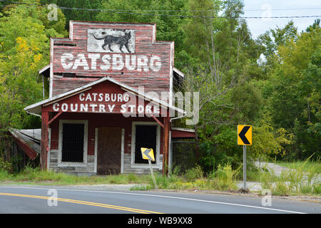 Die Catsburg Land sitzt außerhalb von Durham NC aufgegeben. Der Store eröffnet in den 1920er Jahren und hat Sat aufgegebenen seit Ende der 80er Jahre. Stockfoto