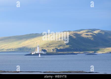 Eilean Musdile Leuchtturm oder Lismore Leuchtturm am Eingang zum Loch Linnhe und der Klang der Mull an der Westküste von Schottland, Großbritannien, Europa Stockfoto