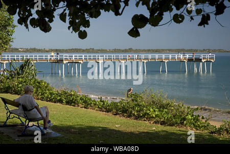 Torquay Jetty, bietet Touristen mit einem beliebten Angeln Lage. Hervey Bay, Queensland, Australien Stockfoto