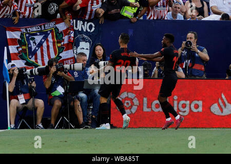 Madrid, Spanien. 25 Aug, 2019. Atletico de Madrid Victor Machin' Vitolo" feiert ein Ziel während der Liga Fußballspiel zwischen CD Leganes und Atletico de Madrid an Butarque Stadion in Madrid. (Endstand; CD Leganes 0:1 Atletico de Madrid) Credit: SOPA Images Limited/Alamy leben Nachrichten Stockfoto