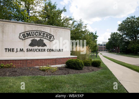 Ein logo Zeichen außerhalb des Hauptquartiers der Die J. M. Smucker Company in Orrville, Ohio am 10 August, 2019. Stockfoto