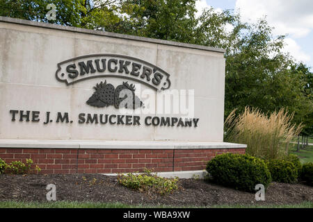 Ein logo Zeichen außerhalb des Hauptquartiers der Die J. M. Smucker Company in Orrville, Ohio am 10 August, 2019. Stockfoto