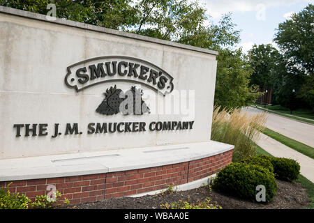 Ein logo Zeichen außerhalb des Hauptquartiers der Die J. M. Smucker Company in Orrville, Ohio am 10 August, 2019. Stockfoto