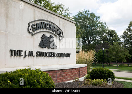 Ein logo Zeichen außerhalb des Hauptquartiers der Die J. M. Smucker Company in Orrville, Ohio am 10 August, 2019. Stockfoto