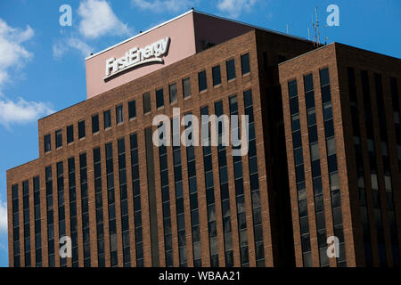 Ein logo Zeichen außerhalb des Hauptsitzes der FirstEnergy in Akron, Ohio am 10 August, 2019. Stockfoto