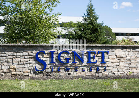 Ein logo Zeichen außerhalb des Hauptsitzes der Signet Juweliere in Akron, Ohio am 10 August, 2019. Stockfoto