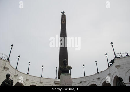 Französische Plaza, in der Casco Viejo befindet sich ein Denkmal für die Franzosen, die versuchten, den Panama Kanal zu bauen gewidmet Stockfoto