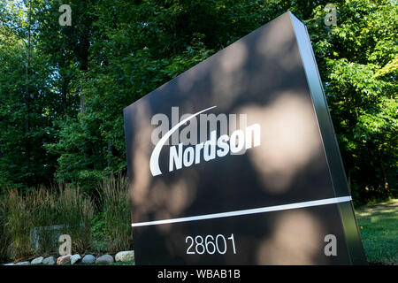 Ein logo Zeichen außerhalb des Hauptquartiers der Nordson Corporation in Westlake, Ohio am 11. August 2019. Stockfoto