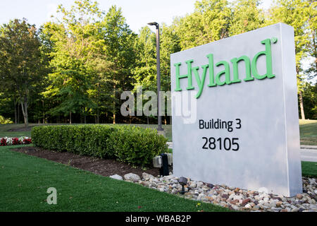 Ein logo Zeichen außerhalb des Hauptquartiers von Hyland Software in Westlake, Ohio am 11. August 2019. Stockfoto