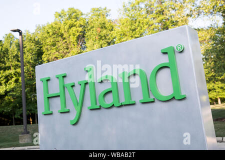 Ein logo Zeichen außerhalb des Hauptquartiers von Hyland Software in Westlake, Ohio am 11. August 2019. Stockfoto