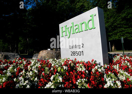 Ein logo Zeichen außerhalb des Hauptquartiers von Hyland Software in Westlake, Ohio am 11. August 2019. Stockfoto